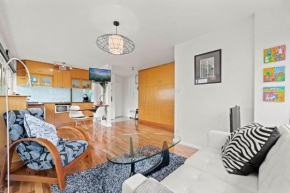 Heart Of The City Minutes from Macleay Street